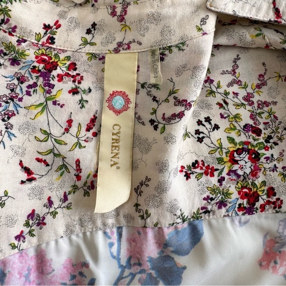 Cyrena Mixed Floral Pleated Back Tunic Artsy | Floral Blouse Size S - Picture 3 of 11